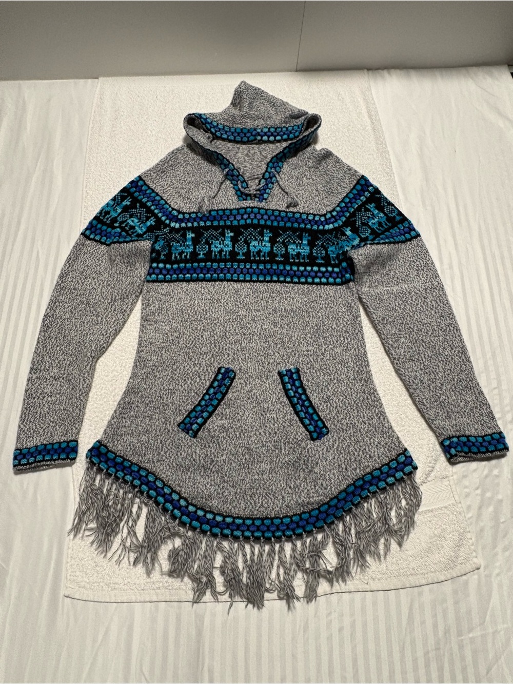 Hooded Sweater Womens XL Gray Blue Llama Fringe Poncho Peru Tejido & Arte Alpaca